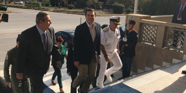 Στο Υπουργείο Εθνικής Άμυνας, ο Αλέξης Τσίπρας