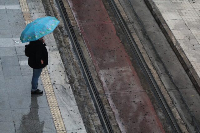 Βροχές και πτώση της θερμοκρασίας το τριήμερο