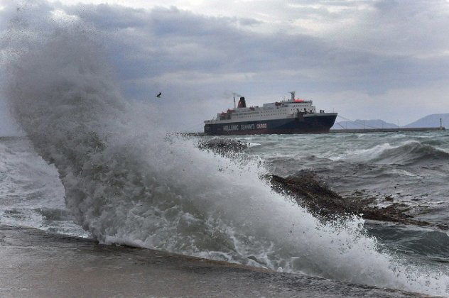 Μικροπροβλήματα στις ακτοπλοϊκές συγκοινωνίες λόγω των ισχυρών ανέμων