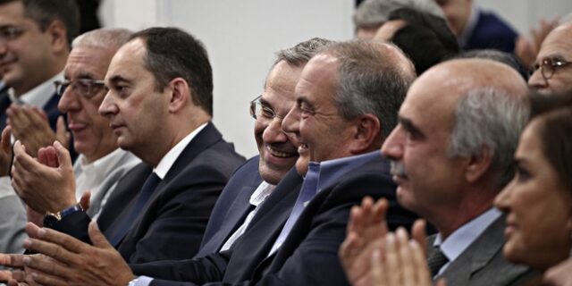 Τι ψιθύρισε ο Καραμανλής στο Σαμαρά