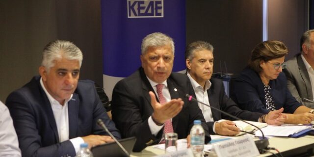 Ο Πατούλης ζητά να μπει κι εκείνος ως ΚΕΔΕ στην επιτροπή