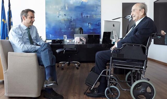Τα γραφεία της ΝΔ επισκέφτηκε ο Κωνσταντίνος Μητσοτάκης