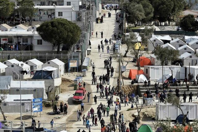 Λέσβος: Νέες ταραχές στο κέντρο προσφύγων στη Μόρια