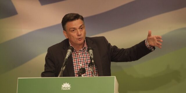 ΠΑΣΟΚ: Στήνουν τηλεοπτικό τοπίο με όρους μαφίας