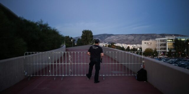 Κάγκελα παντού
