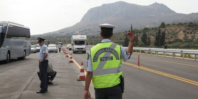 Τα μέτρα της Τροχαίας για την έξοδο των εκδρομέων του Αγίου Πνεύματος