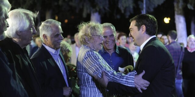 Τσίπρας στην Καισαριανή: Να είμαστε φάρος ανθρωπισμού για τους πρόσφυγες