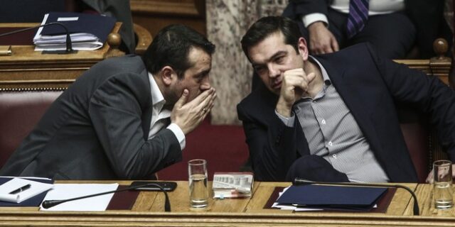Στην αντεπίθεση το Μαξίμου με νέο νόμο για τις άδειες. Δεν παραιτείται ο Παππάς
