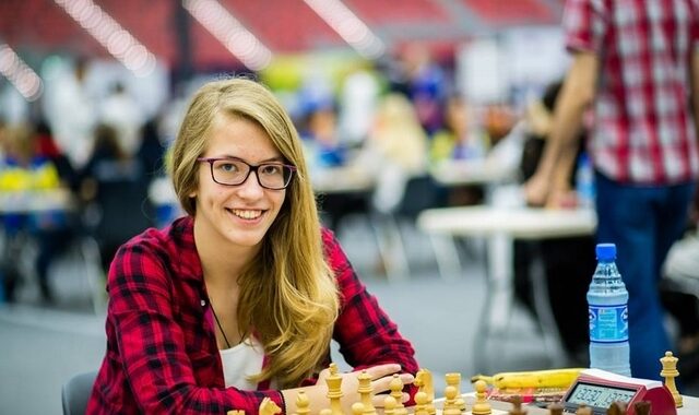 Παγκόσμια πρώτη στο σκάκι η 16χρονη Σταυρούλα. Το δικό μας παιδί θαύμα
