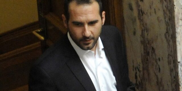 Τζανακόπουλος: Έχουμε καταφέρει, έστω και πληγωμένοι να είμαστε ακόμα όρθιοι