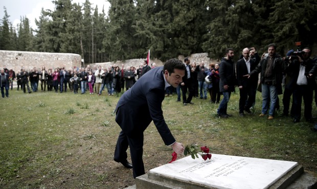 Μαξίμου κατά δημάρχου Καισαριανής: Εξυπηρετεί την επιλογή ΚΚΕ