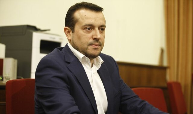 Ο Παππάς στη Βουλή για τις άδειες. Βήχει καναλάρχης και παθαίνει πνευμονία η ΝΔ