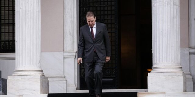 Πολύδωρας: Δεν παραιτούμαι αλλά είμαι σκασμένος