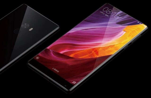 Αυτό το smartphone της Xiaomi έχει την υπογραφή του Φιλίπ Σταρκ