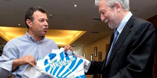 Οι ορθοπεταλιές του Σταύρου Κοντονή