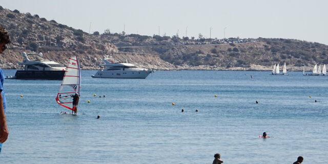 Νεαρός είχε ρημάξει στις κλοπές τους λουόμενους στη Βουλιαγμένη