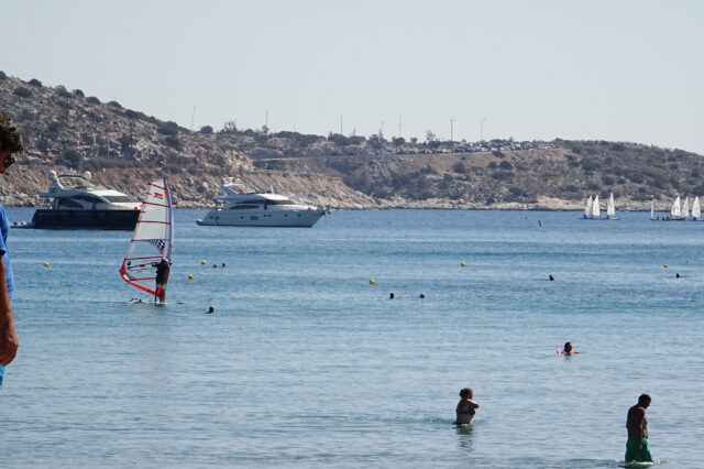 Νεαρός είχε ρημάξει στις κλοπές τους λουόμενους στη Βουλιαγμένη