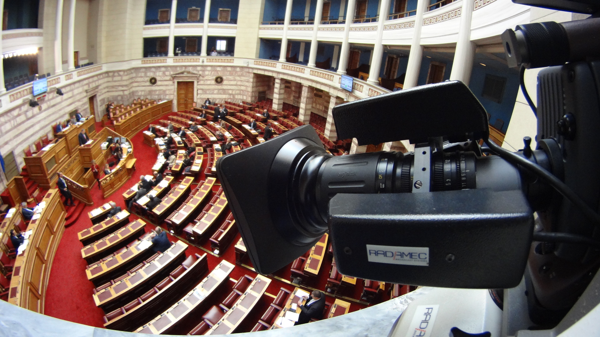 Τηλεοπτικές άδειες: Ναι στις 3 τροπολογίες από ΣΥΡΙΖΑ, ΠΑΣΟΚ, ΑΝΕΛ