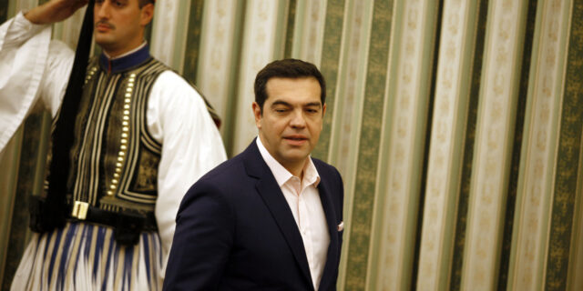 Μία αιωνιότητα και μισή ώρα