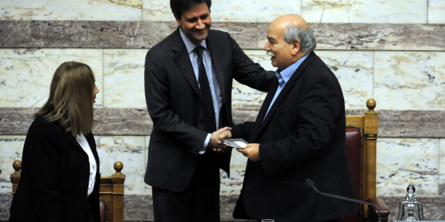 Προϋπολογισμός 2017: Κατατέθηκε στη Βουλή, ψηφίζεται στις 10/12