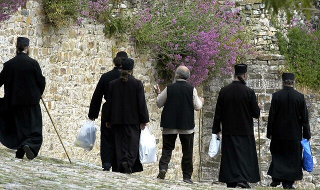 Σπείρα απατεώνων, προσποιούνταν ότι είχαν άκρες σε ΕΣΠΑ και Άγιο Όρος