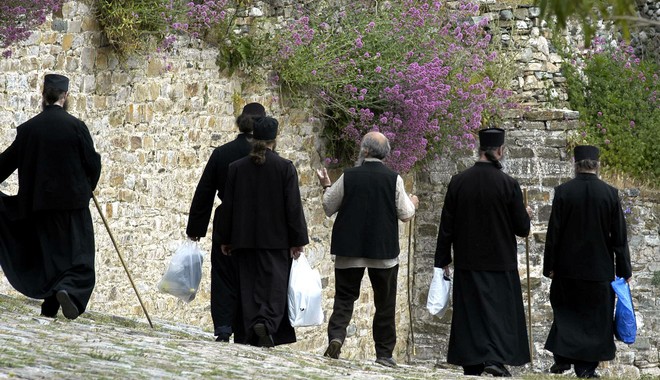 Σπείρα απατεώνων, προσποιούνταν ότι είχαν άκρες σε ΕΣΠΑ και Άγιο Όρος