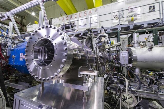 CERN: Πείραμα βελτίωσε την ακρίβεια της μέτρησης σωματιδίου της αντιύλης