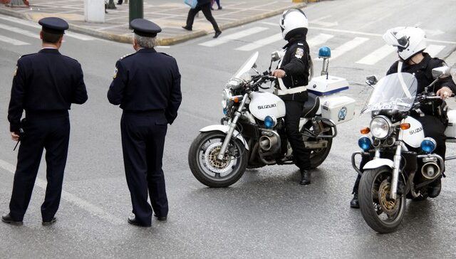 Πεδίο μάχης το Μενίδι ανάμεσα σε οπαδούς του Ολυμπιακού και του ΠΑΟΚ
