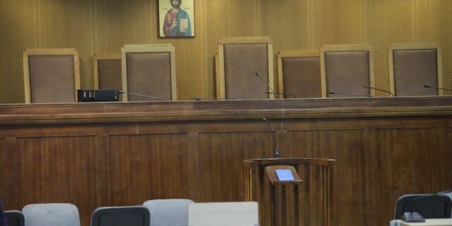 ‘Ψαλίδι’ στα αναδρομικά των δικαστών