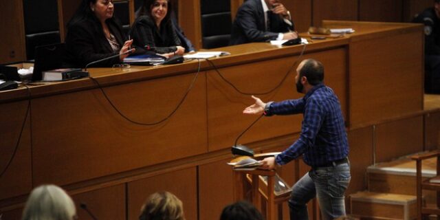 Διεκόπη η δίκη της Χρυσής Αυγής. Δεν άφησαν μάρτυρα να καταθέσει