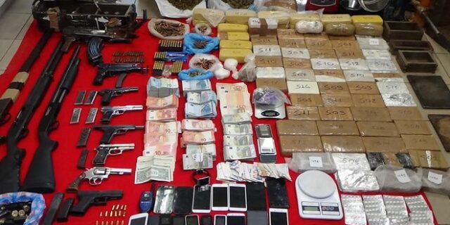 Πιάστηκαν στα πράσα με 40 κιλά ηρωίνης και 100 κιλά νοθευτικής σκόνης