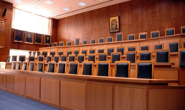 Στο εκλογοδικείο η συνταγματικότητα των νόμων που ψηφίστηκαν μετά το δημοψήφισμα