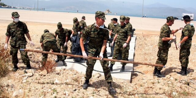 Μαξίμου καλεί Πεντάγωνο για τη στράτευση στα 18