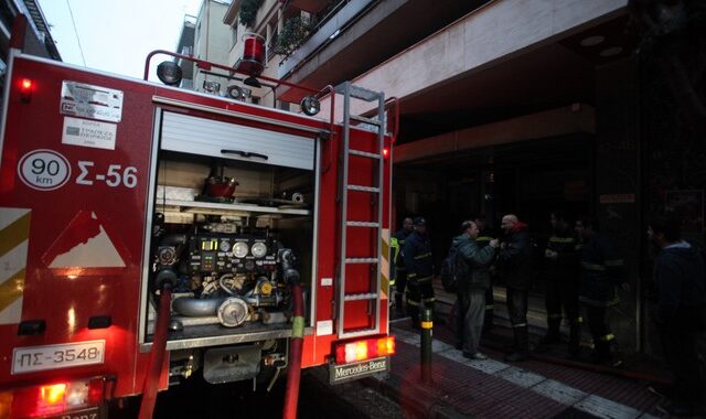 Μια γυναίκα νεκρή από πυρκαγιά σε διαμέρισμα στον Πειραιά