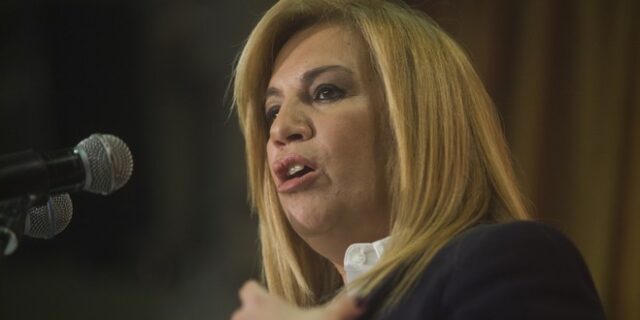 Γεννηματά: Όσοι έσκιζαν τα μνημόνια, σήμερα σκίζουν το λαό