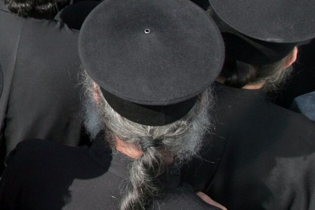 Στη φυλακή δύο ιερείς για απάτη ύψους 930.000 ευρώ