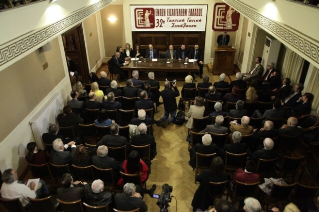 ΕΕΕ: Πολιτικές αντιπαραθέσεις πάνω σε δικαστικές αποφάσεις δεν εμπνέουν τους πολίτες