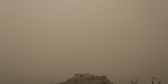 Άστατος καιρός και αποπνικτική ατμόσφαιρα λόγω σκόνης