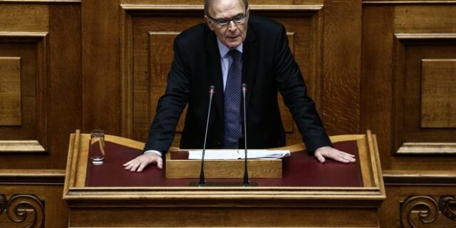 Ανεξαρτητοποιήθηκε ο βουλευτής Γ. Καρράς από την Ένωση Κεντρώων