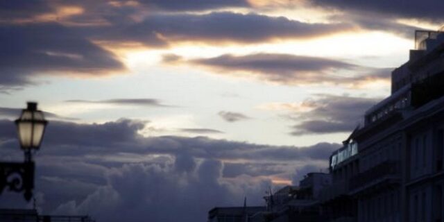 Εξασθενούν οι άνεμοι, ανεβαίνει η θερμοκρασία