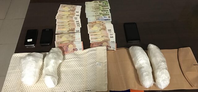 Έκρυβαν δύο κιλά κοκαΐνης σε ορθοπεδικές ζώνες που φορούσαν