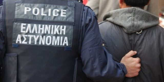 Διακινούσαν παράνομους μετανάστες από Τουρκία, μέσω Σάμου στην Αθήνα