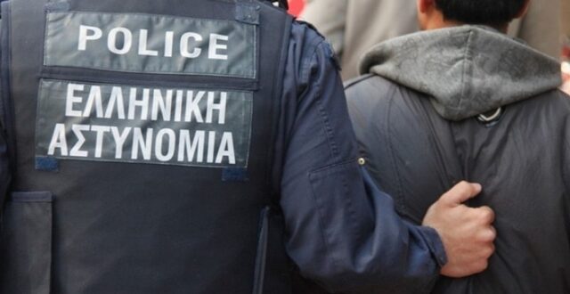 Διακινούσαν παράνομους μετανάστες από Τουρκία, μέσω Σάμου στην Αθήνα