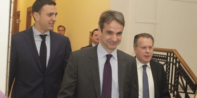 ΝΔ: Ανησυχούν για το έγκαιρο κλείσιμο της αξιολόγησης