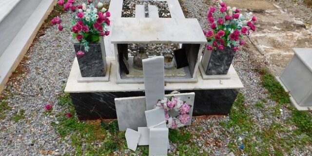 Άγνωστοι έσπασαν τα μνήματα και τους σταυρούς στο Νεκροταφείο της Μόριας