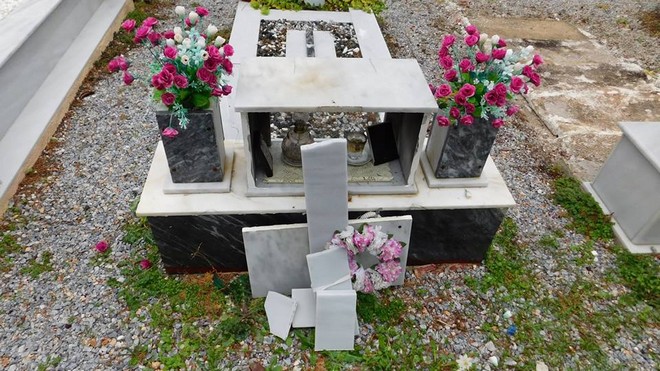 Άγνωστοι έσπασαν τα μνήματα και τους σταυρούς στο Νεκροταφείο της Μόριας