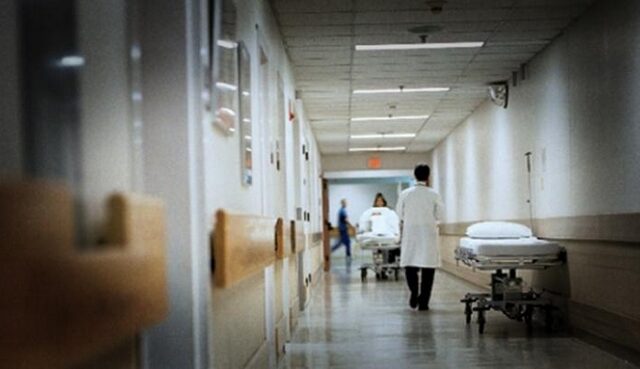 Στα ‘χαρακώματα’ οι νοσοκομειακοί γιατροί