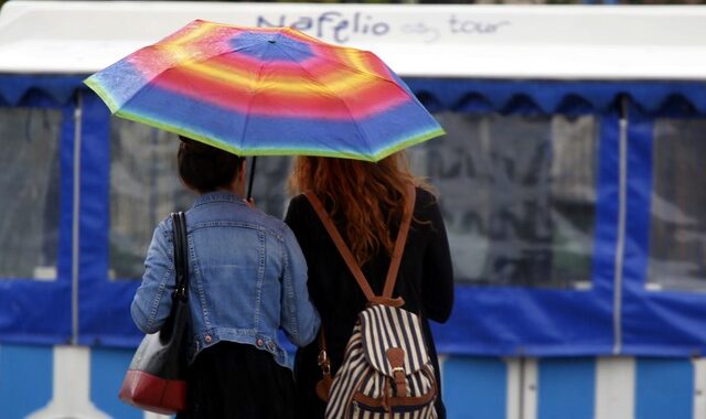 Ισχυρές καταιγίδες και χιόνια στα ορεινά
