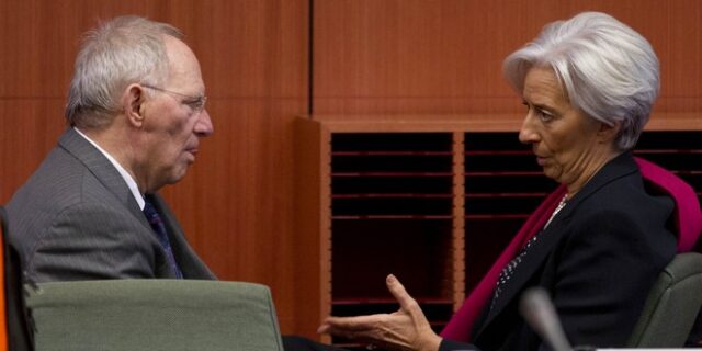 ΟΟΣΑ: Η ελληνική οικονομία έχει ανάγκη την ελάφρυνση χρέους
