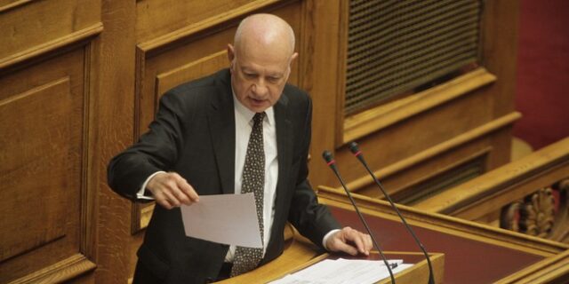 Τα ελληνικά του Παπαδημητρίου